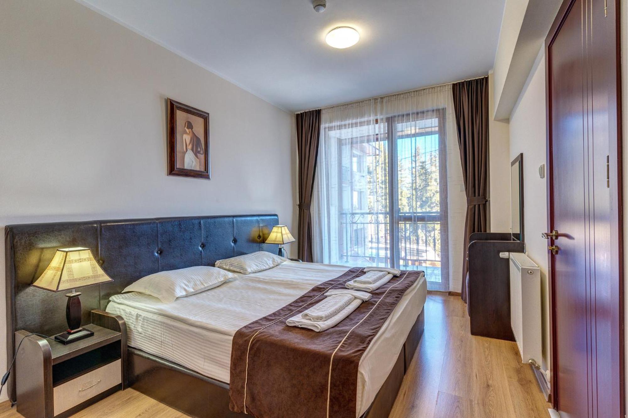 Complex Kamelia Aparthotel ปอมโปโรโว ภายนอก รูปภาพ