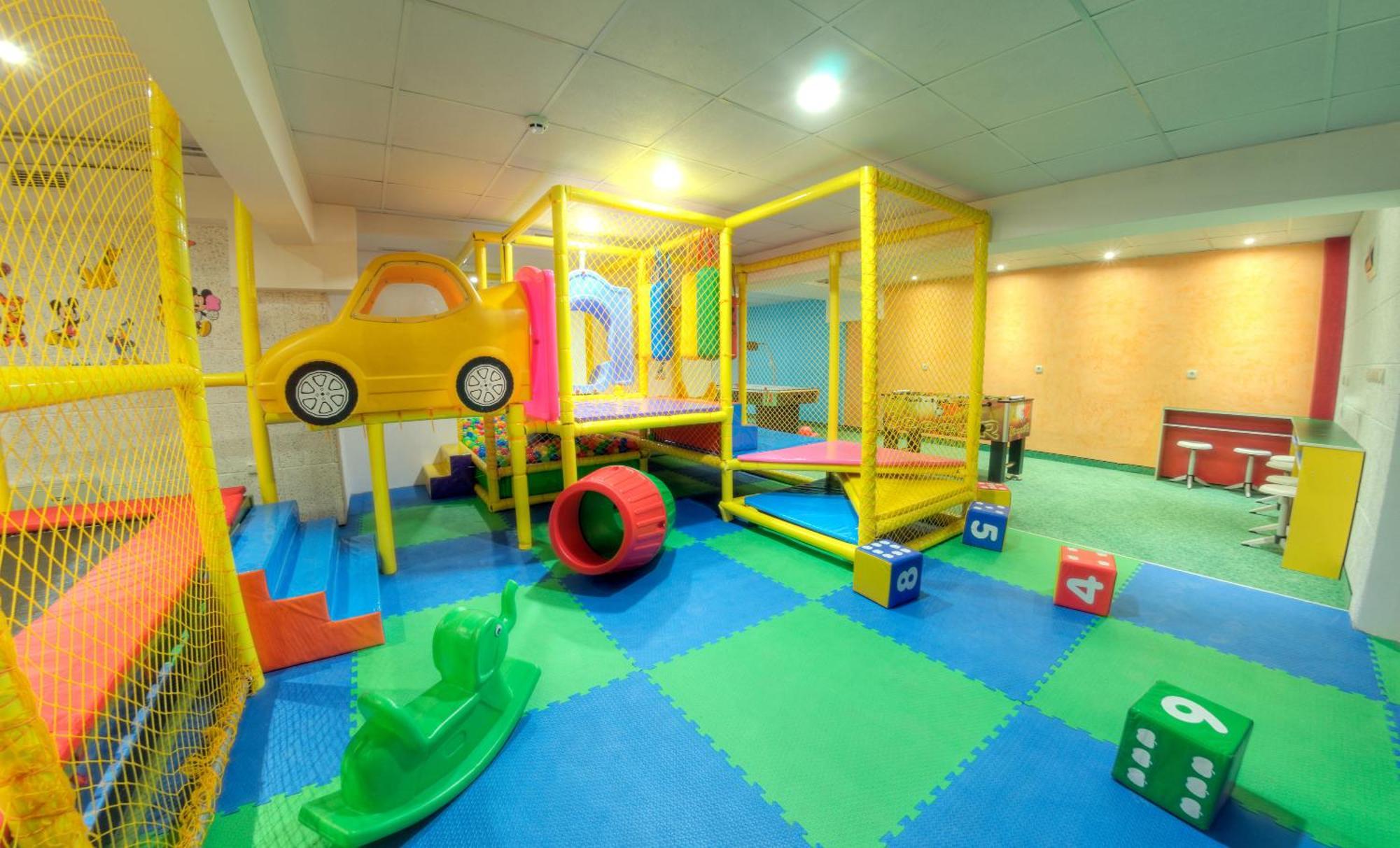 Complex Kamelia Aparthotel ปอมโปโรโว ภายนอก รูปภาพ